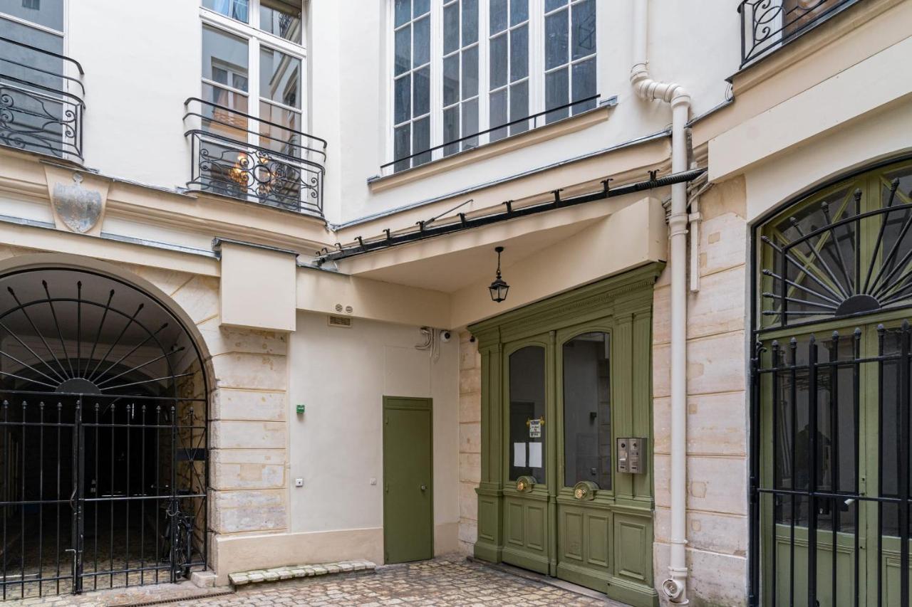 Apartment Lovely Studio 5 Min Away From The Louvre Museum - Welkeys