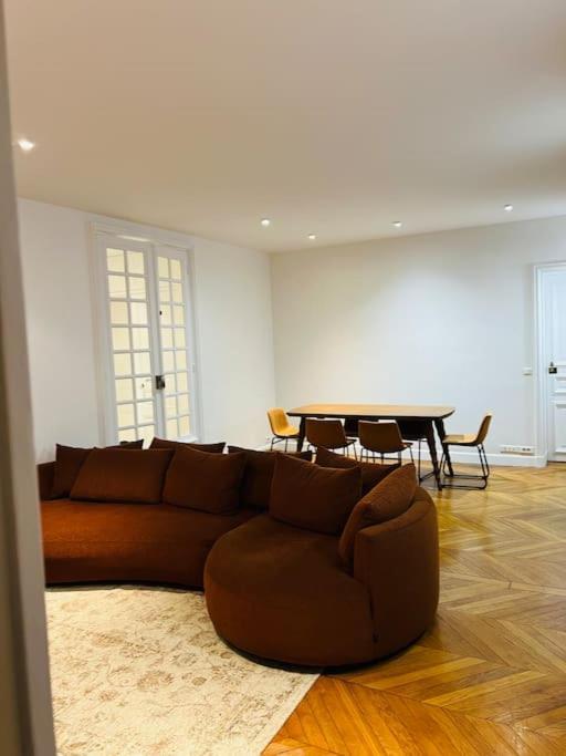 Au Pied De La Tour Eiffel Apartment