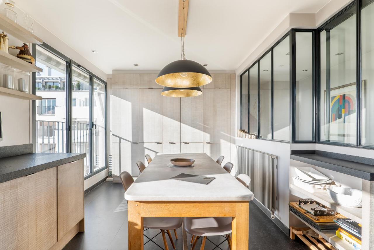 Veeve - Floating Over Apartment