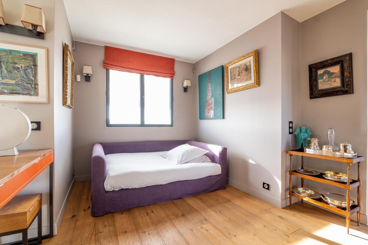 Veeve - Floating Over Apartment Paris