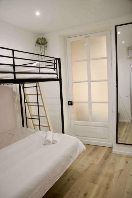 Another Brick In The In Sleeps 9 Appartement *