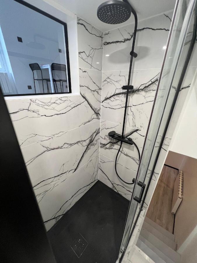 Pere Lachaise Apartment *