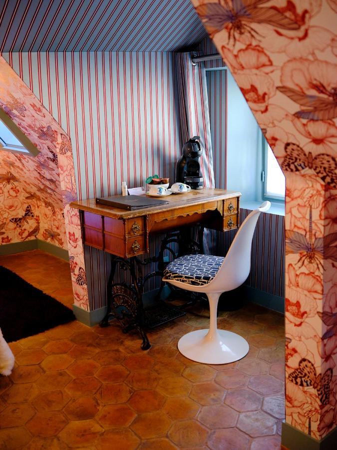 Du Petit Moulin, Haute Couture By Lacroix 4*