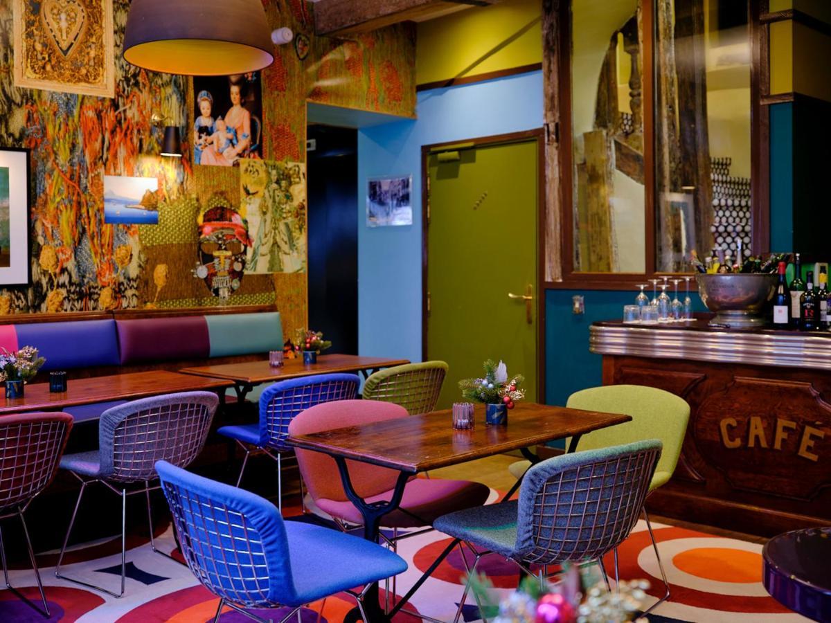 Hotel Du Petit Moulin, Haute Couture By Lacroix 4*