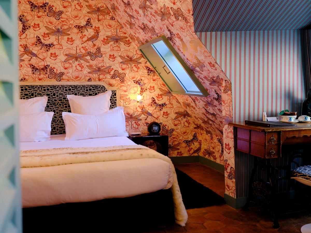 Du Petit Moulin, Haute Couture By Lacroix 4* Paris