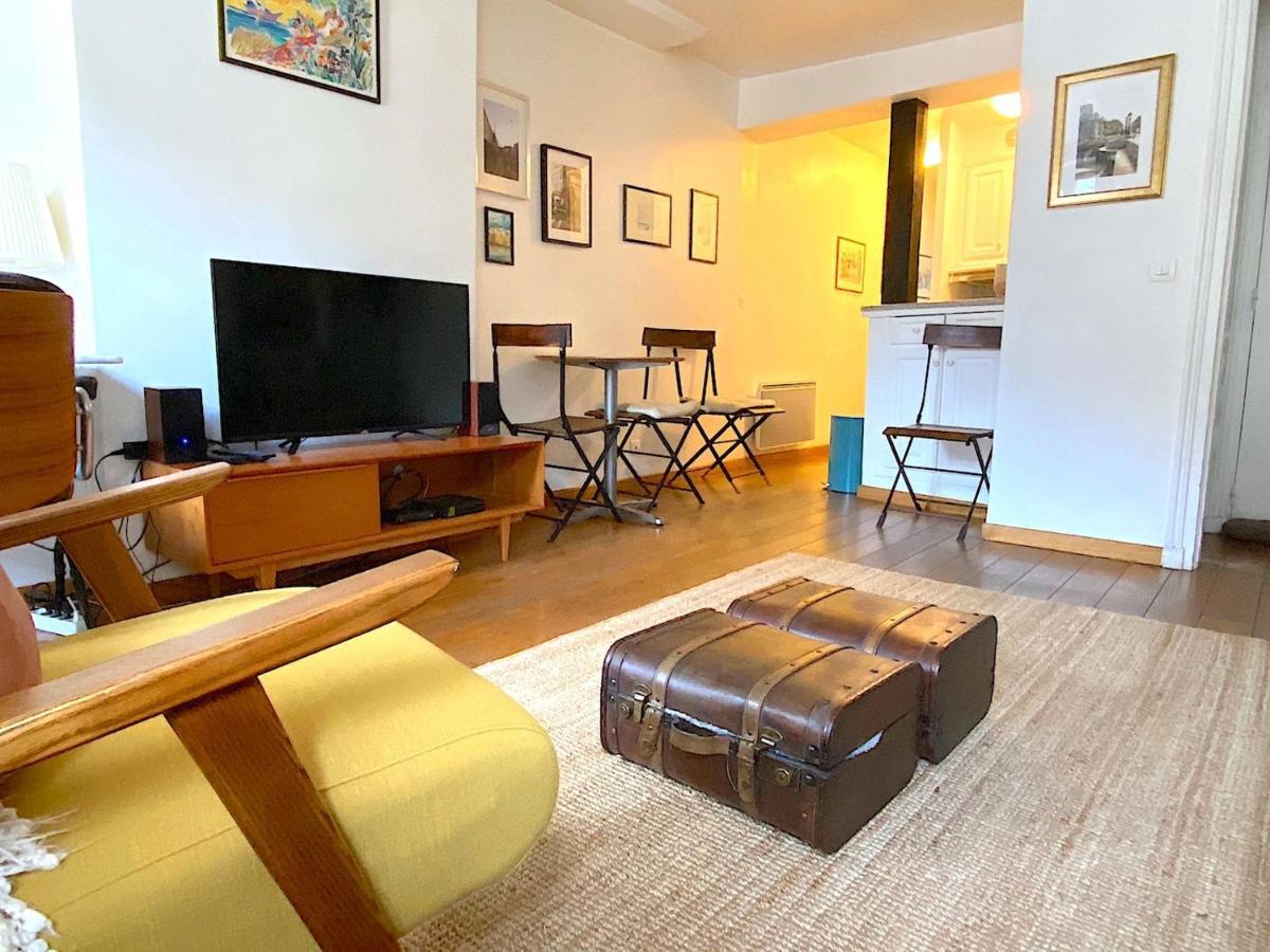 Apartment Saint Eustache