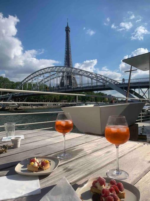 Sejour Sur Peniche De Luxe Face Tour Eiffel *