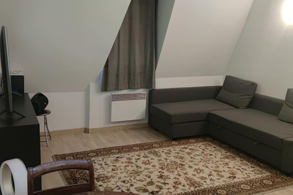 Appartement Cosy Ternes Near Palais De Congres *