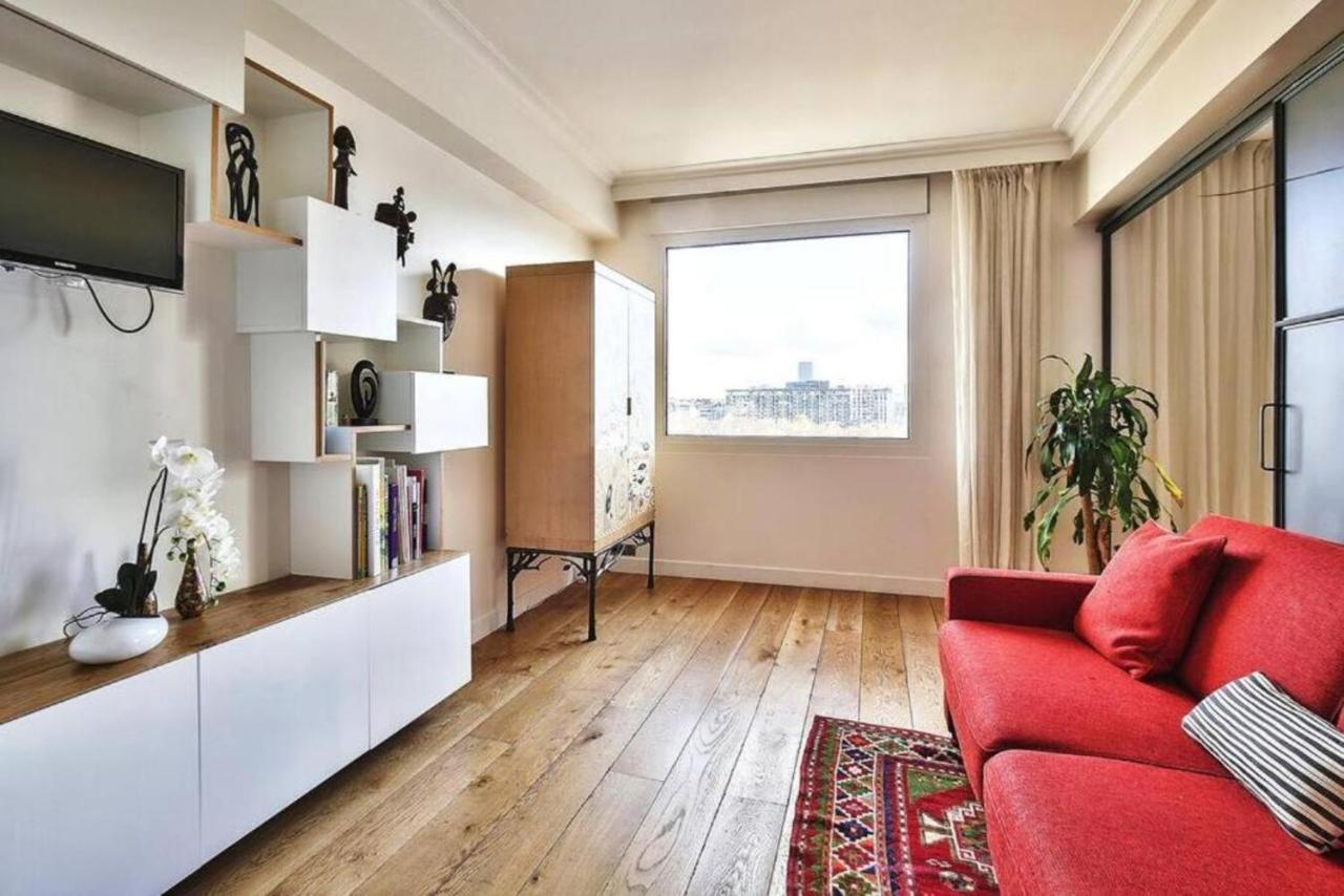 1618 - Amazing View Eiffel Tower Apartment Paris