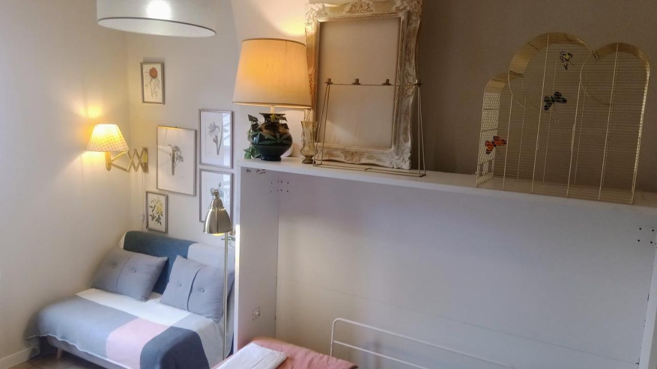 Authentic House Small, Bright And Calm Paris
