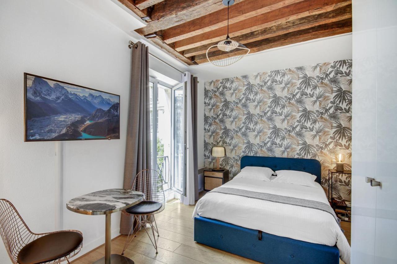 Apartment For Work In Center Paris
