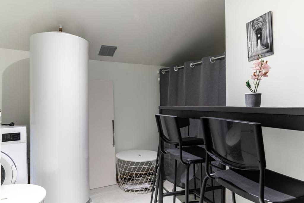 Hsh Batignolles Sauffroy Charming 8p Apartment Paris