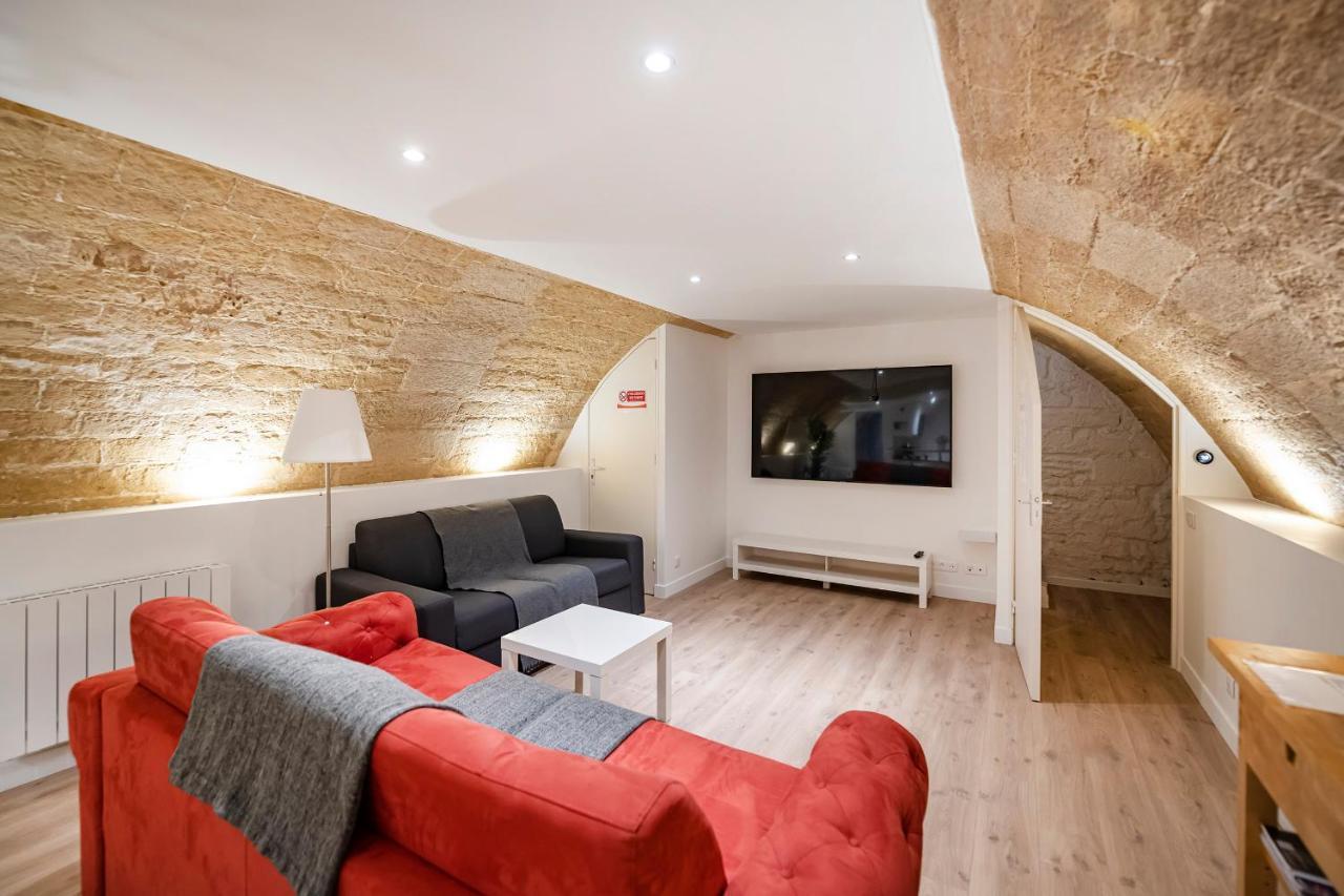 Place Pantheon Apartment Paris