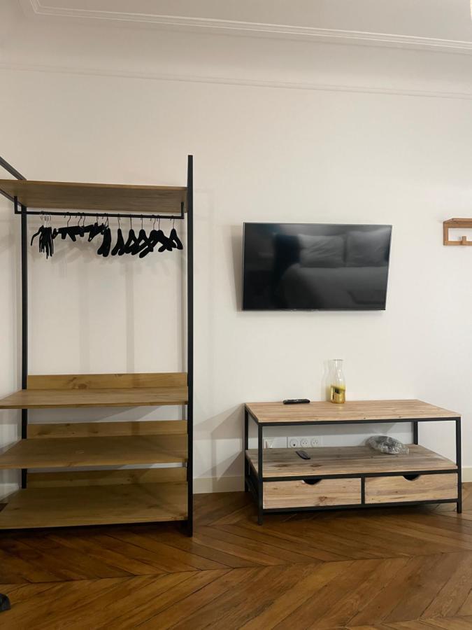 Apartment Nation *