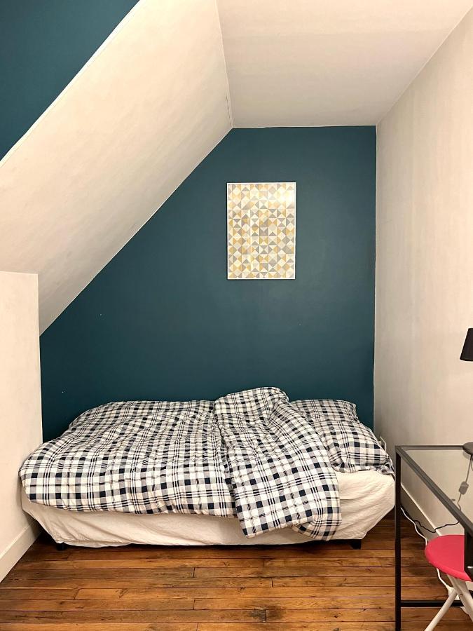 New Eiffel Tower View Studio / Etoile *