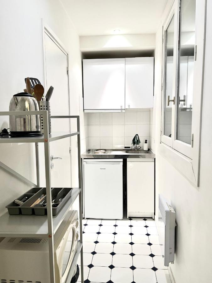 New Eiffel Tower View Studio / Etoile Paris