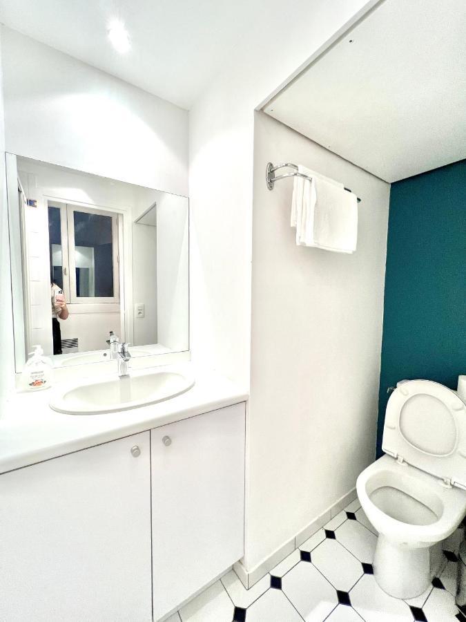 New Eiffel Tower View Studio / Etoile