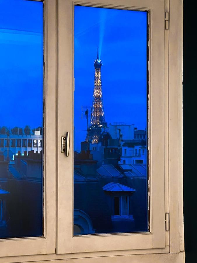 Apartment New Eiffel Tower View Studio / Etoile *