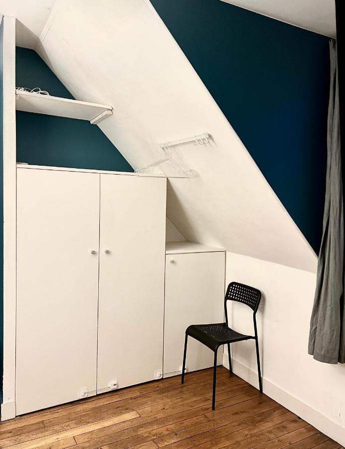 New Eiffel Tower View Studio / Etoile Apartment