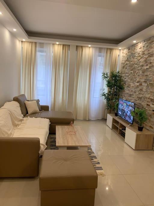 In The Heart Of The Champs Elysees With Balcony Apartment Paris
