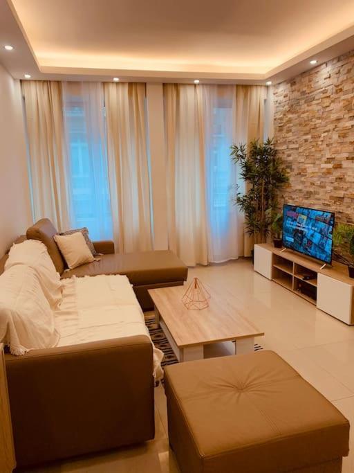 In The Heart Of The Champs Elysees With Balcony Apartment