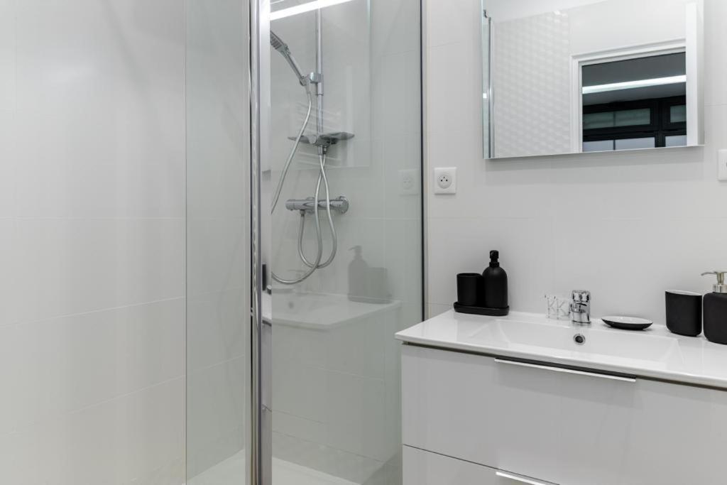 Apartment Hsh Batignolles Sauffroy Charming 8p