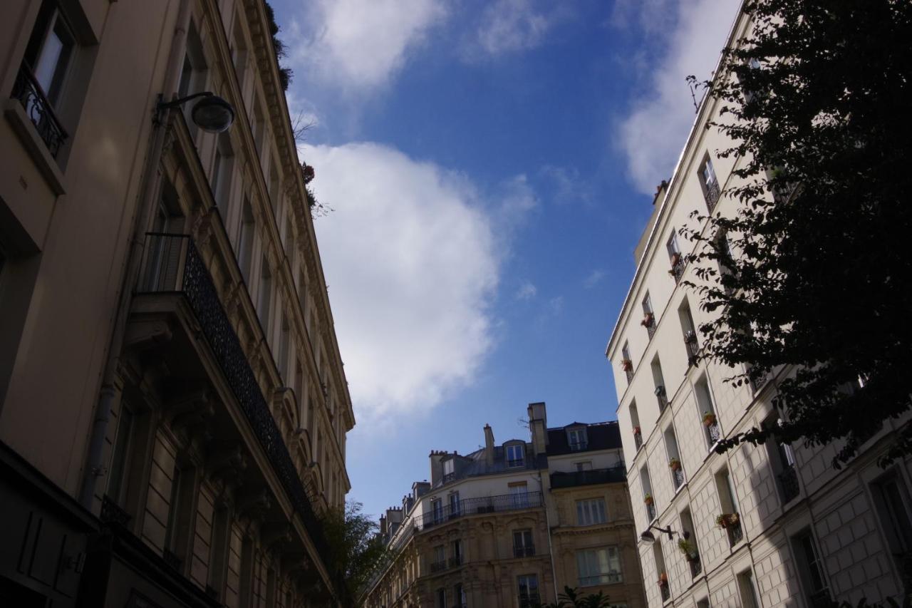Hotel District Republique 2*
