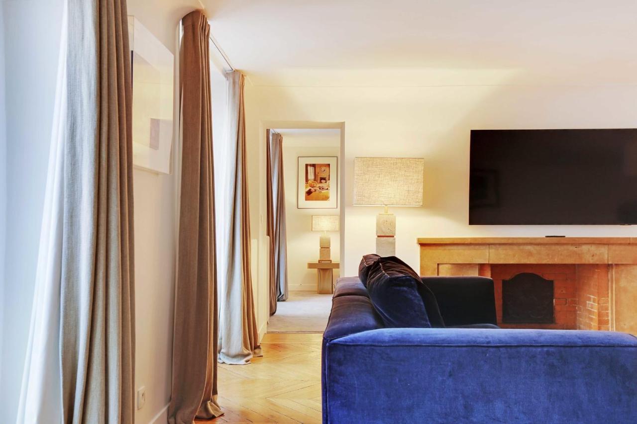 Elegant - 2bd-6p - Avenue Montaigne Paris