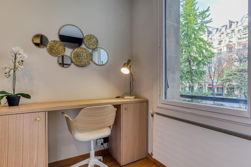 Montaigne Executive