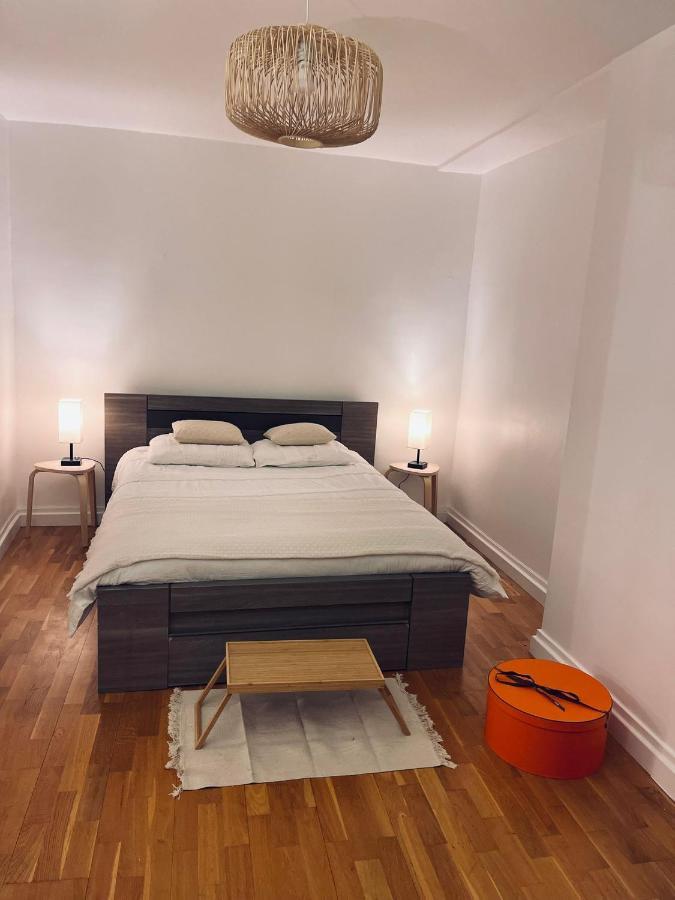Apartment Chic On The Famous Shopping Rue Du Faubourg Saint-honore Street *