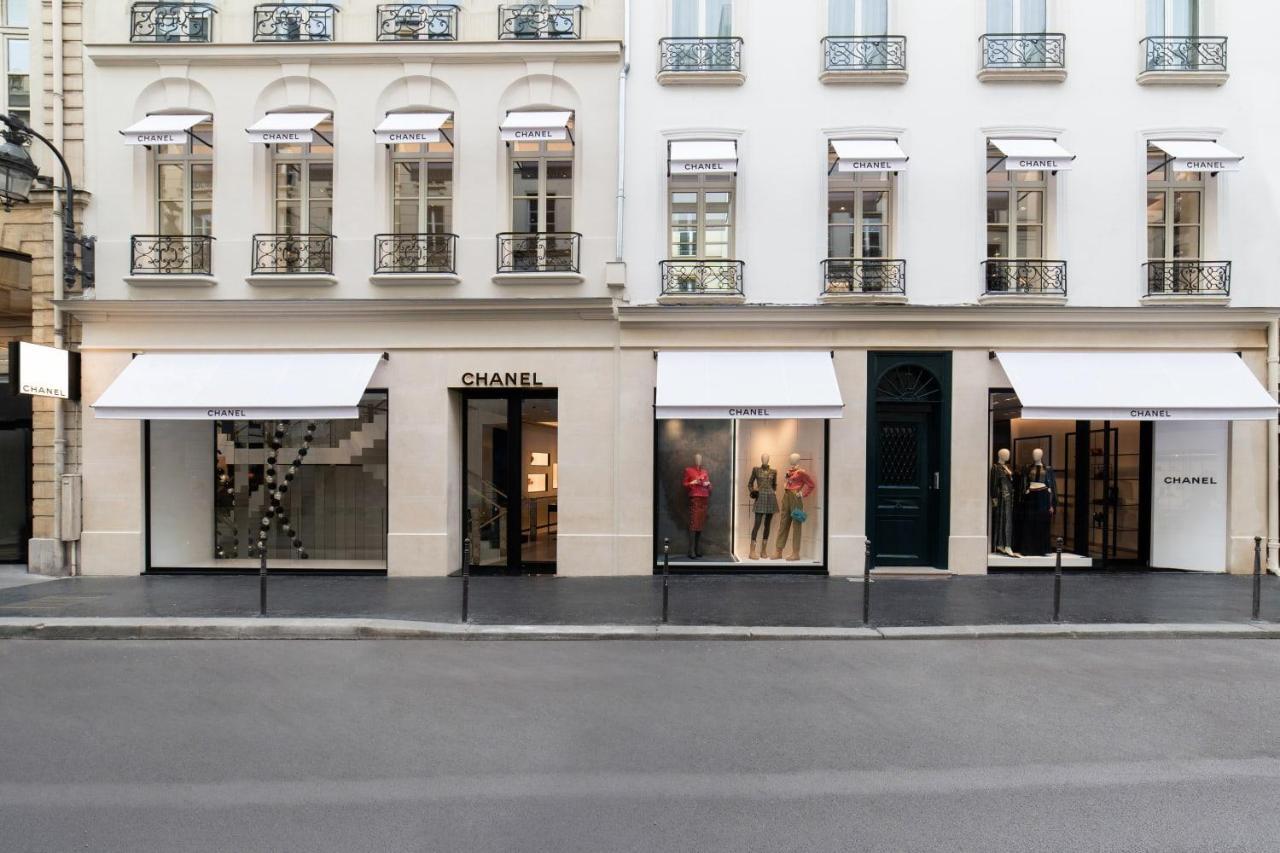 Chic On The Famous Shopping Rue Du Faubourg Saint-honore Street Apartment *