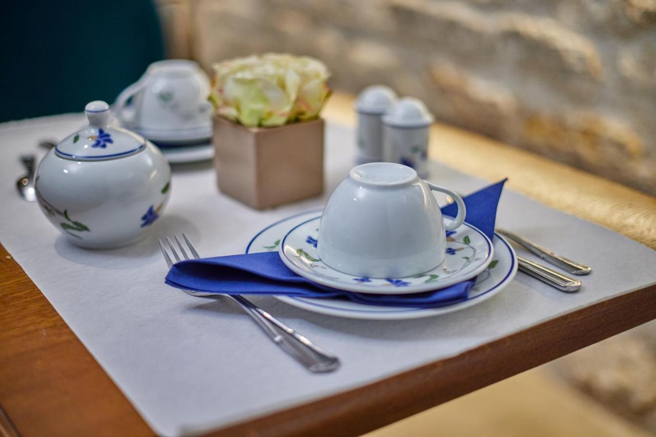 Le Relais Saint Honoré 4*