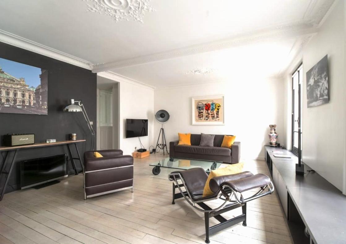 Jehan Apartment *