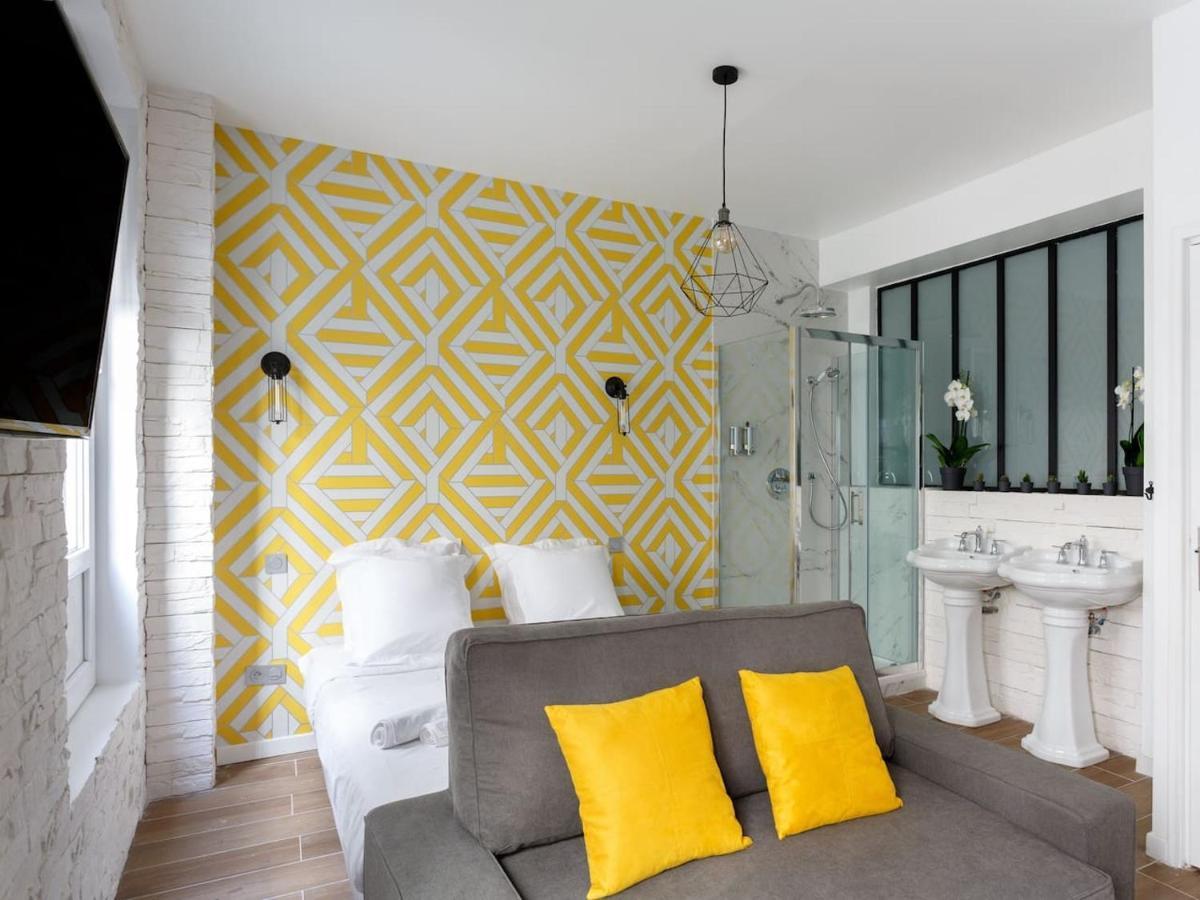 Apartment Super Location Meets Charming Studio -ecole Militaries Champ De Mars - 7th Arrondisment *