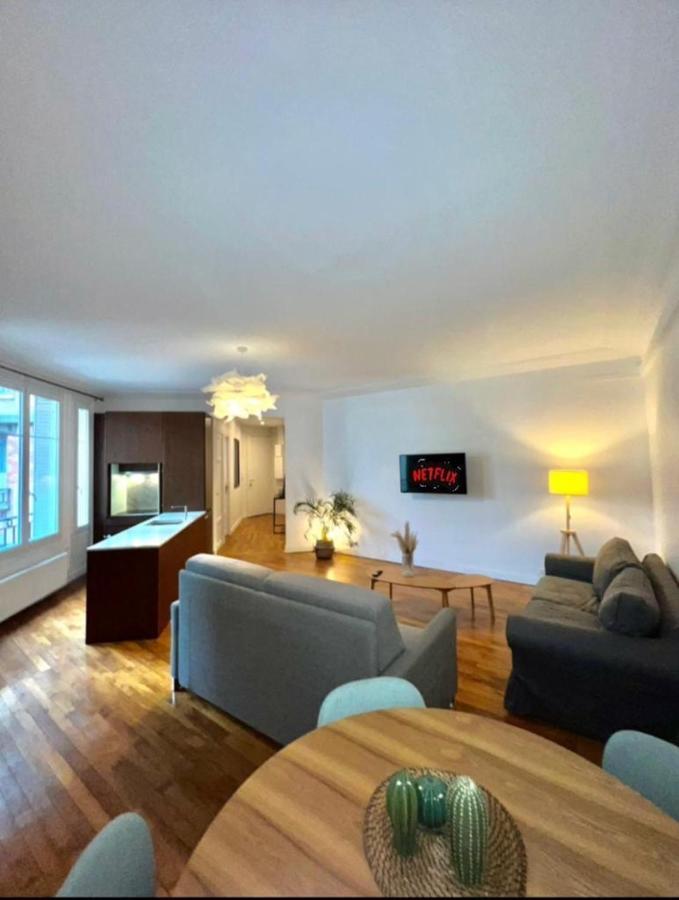Avenue Foch Arc De Triomphe Champs Elysee Chalgrin Apartment