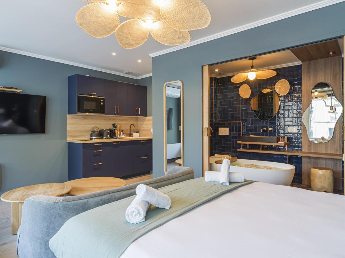 Apartment The Blue Alma Eiffel Tower