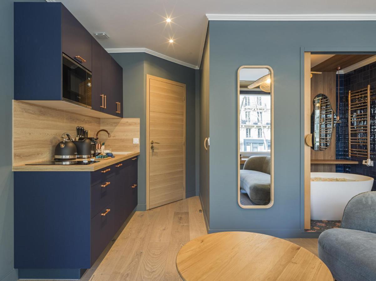 Apartment The Blue Alma Eiffel Tower Paris