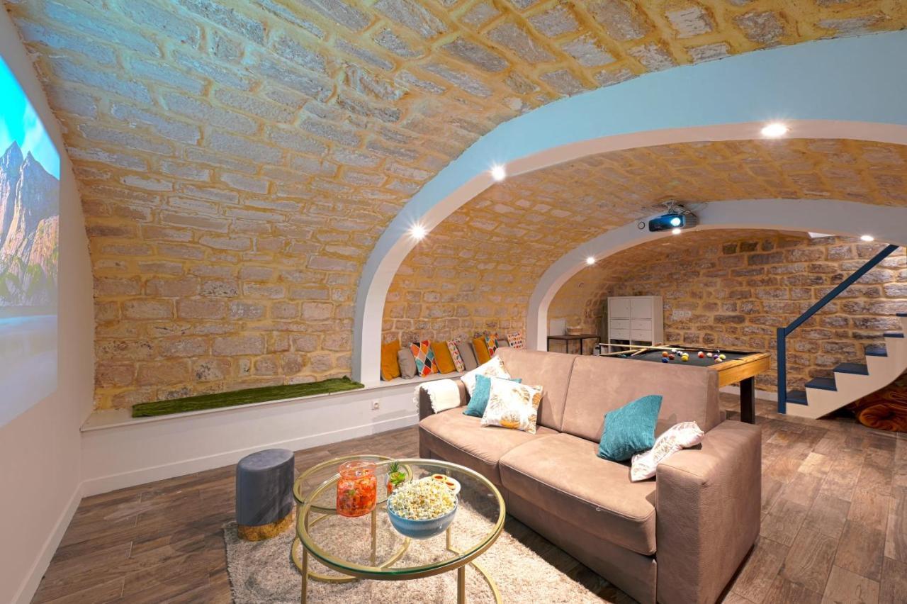 Atypical & Spacious Close To Beautiful Park Morceau