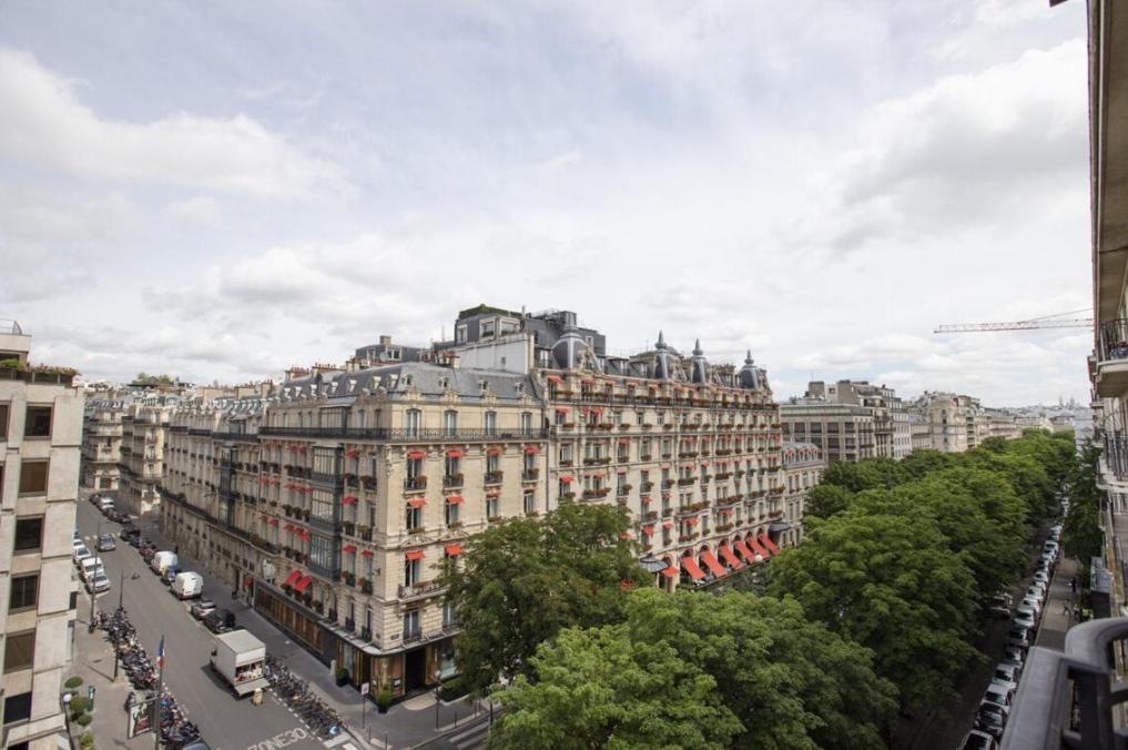 Jolie Champs Elysee *