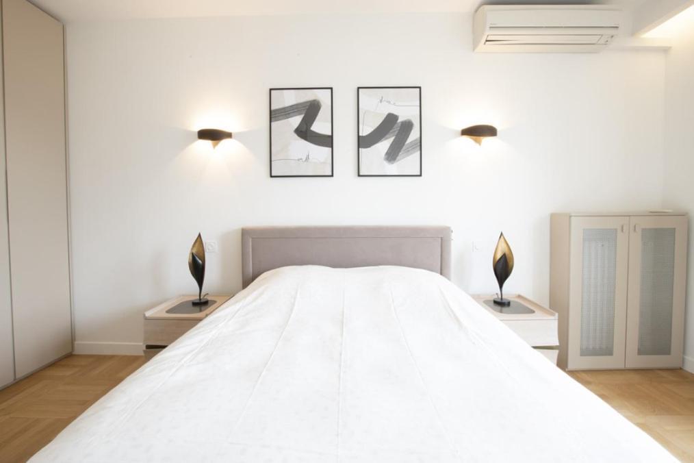 Jolie Champs Elysee Apartment