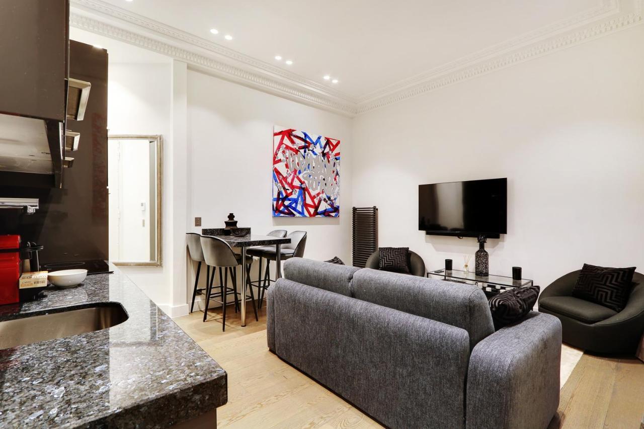 Pick A Flat's In Triangle D'or - Pierre 1er De Serbie Apartment Paris