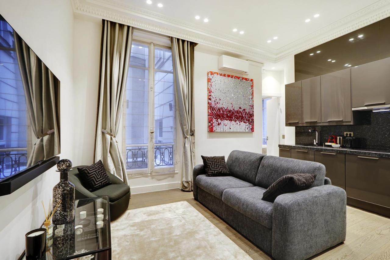 Apartment Pick A Flat's In Triangle D'or - Pierre 1er De Serbie *