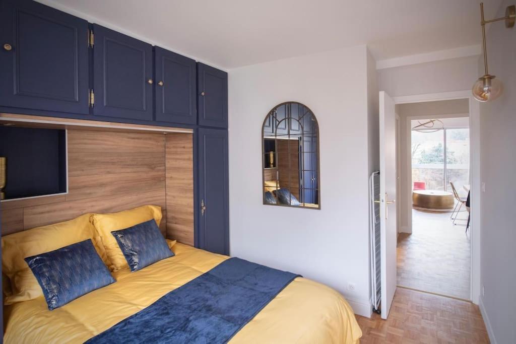 Pere Lachaise Apartment Paris