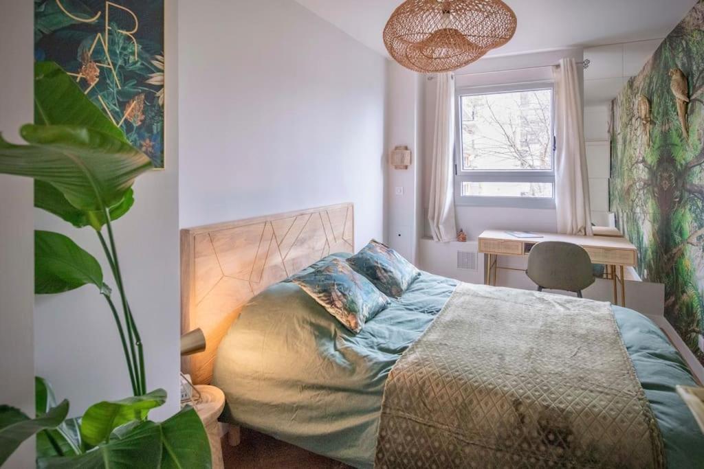 Pere Lachaise Apartment Paris