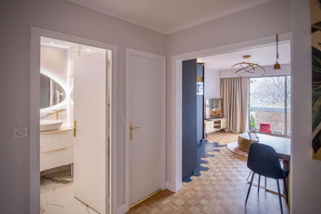 Pere Lachaise Apartment *