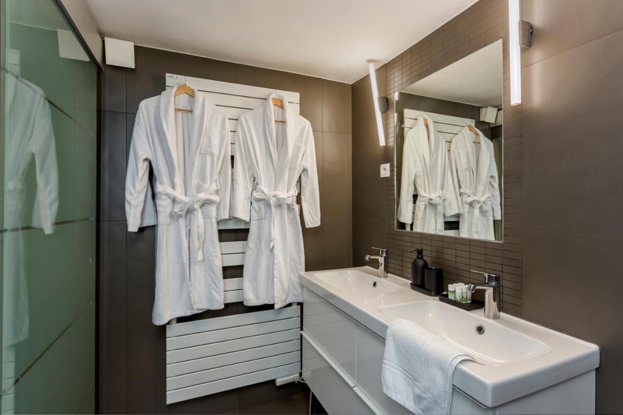 Design Et Confort Near Champs Elysees