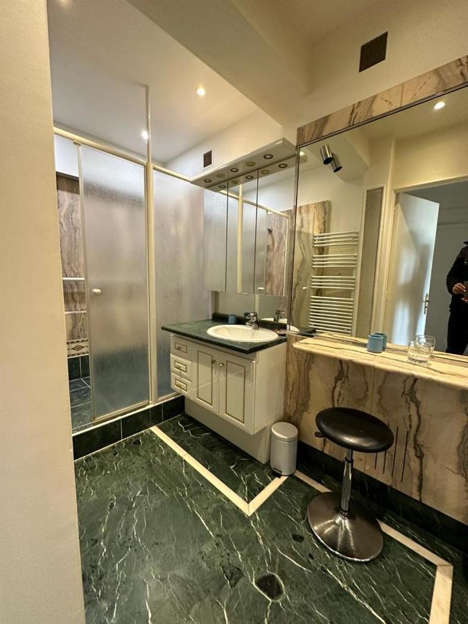 Apartment Av Foch Arc De Triomphe Belles Feuilles