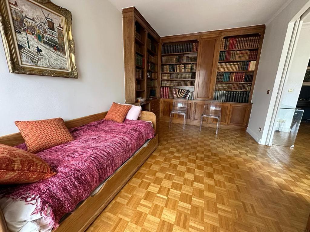 Av Foch Arc De Triomphe Belles Feuilles Apartment Paris