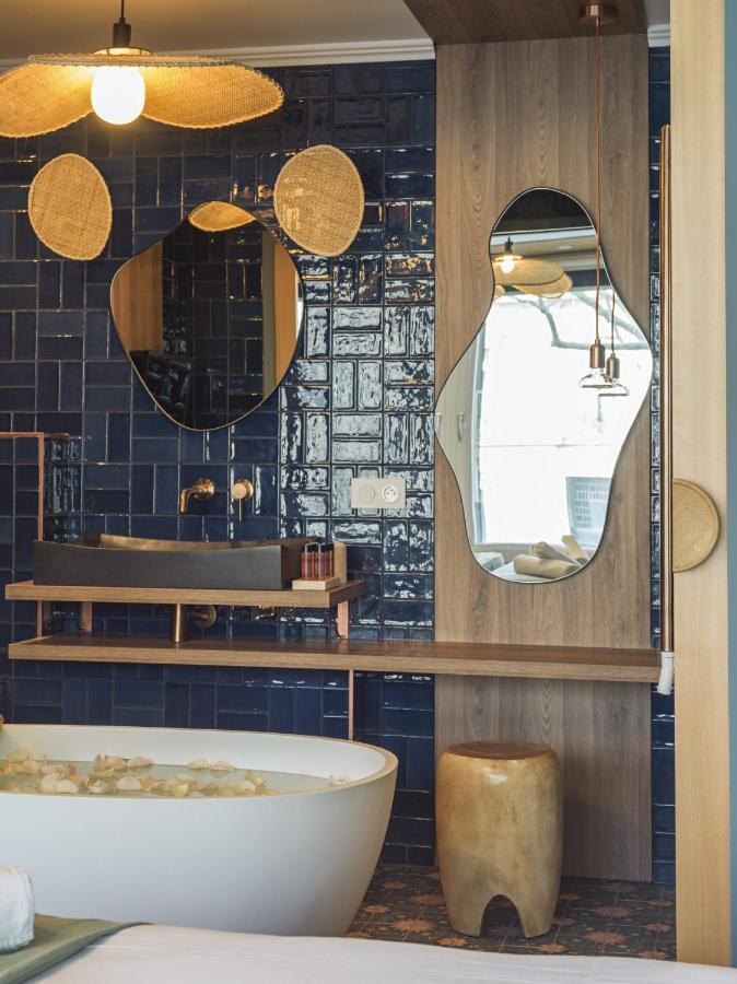 The Blue Alma Eiffel Tower Apartment