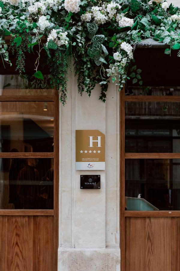 Hotel Parister Piscine & Paris